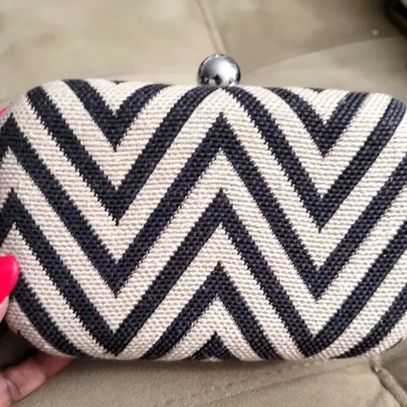 Ann Taylor Chevron Style Print Black & Tan Clutch - Picture 1 of 8